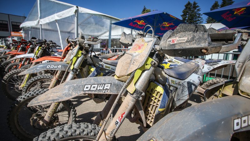 Drei Verletzte: Schwerer Unfall im Erzbergrodeo-Fahrerlager