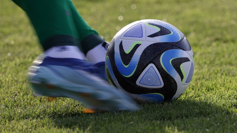 <a href='/de/daten/news/fussball/gak/' class='tag'>GAK</a>-Toptorschützin mit Rettungshubschrauber abtransportiert