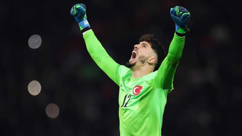 Altay Bayındır (26)