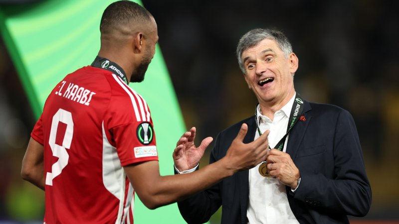 So feiert Piräus den historischen Conference-League-Titel