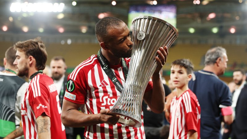 So feiert Piräus den historischen Conference-League-Titel