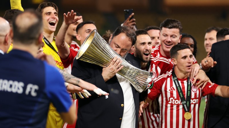 So feiert Piräus den historischen Conference-League-Titel