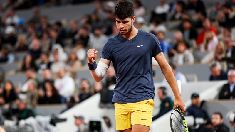 Alcaraz müht sich gegen Qualifikanten in Runde drei