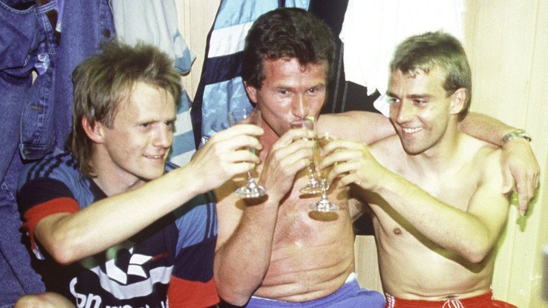 Schampus schlürfen mit Jupp