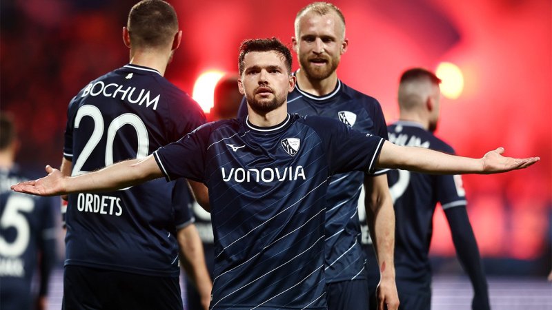 Relegationsheld Stöger! Bochum bleibt in der Bundesliga