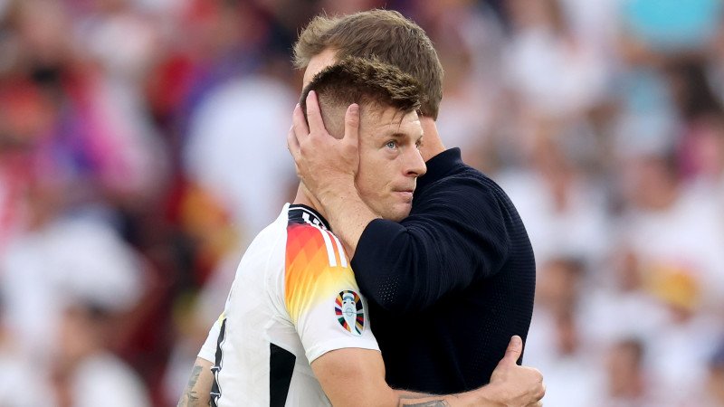 So emotional verabschiedet sich DFB-Legende <a href='/de/daten/news/toni-kroos/' class='tag'>Toni Kroos</a>