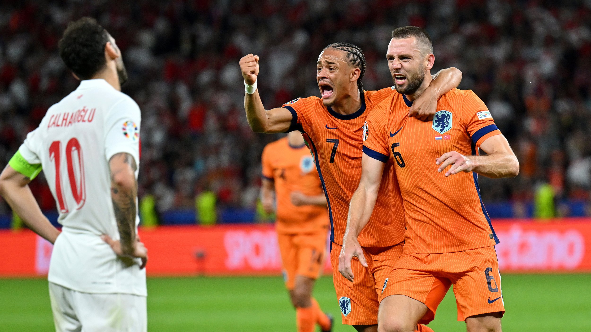 Oranje-Jubel: "Das wahrscheinlich bessere Team hat gewonnen"