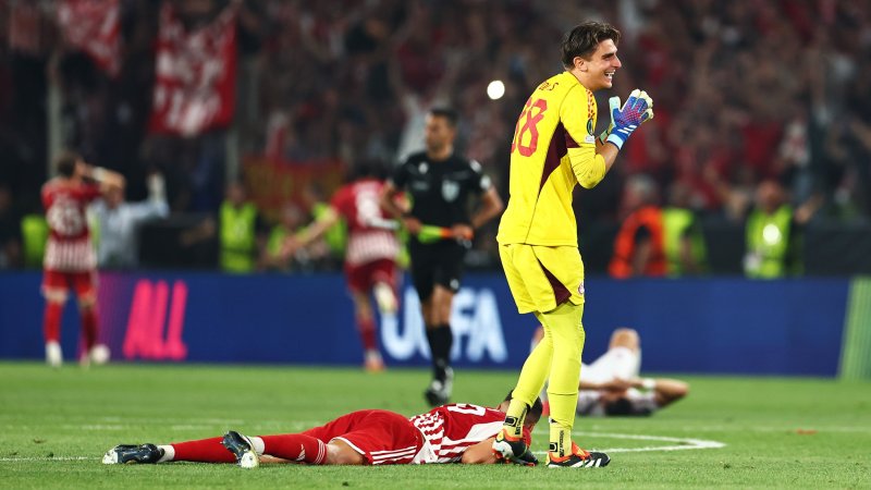 So feiert Piräus den historischen Conference-League-Titel