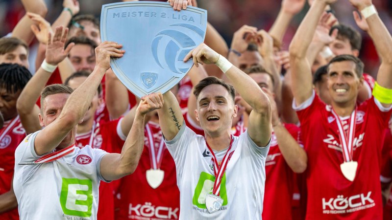 Party in Red! Die besten Bilder der GAK-Meisterfeier