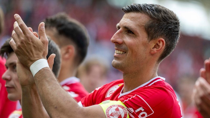 Bundesliga-Aufsteiger verlängert mit seinem Kapitän