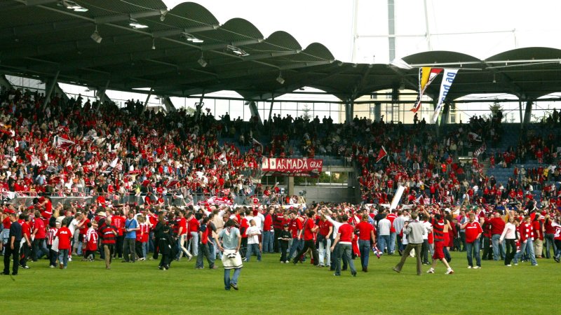 Vor 20 Jahren: Die besten Bilder der GAK-Meisterparty 2004