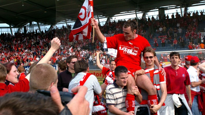 Vor 20 Jahren: Die besten Bilder der GAK-Meisterparty 2004