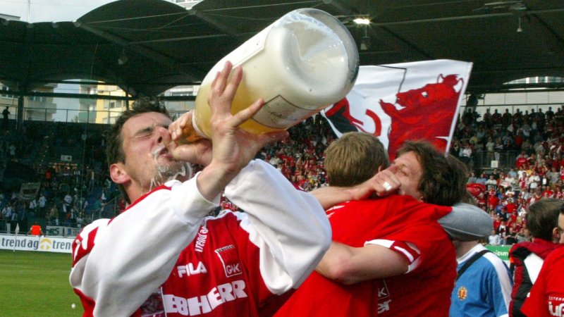 Vor 20 Jahren: Die besten Bilder der GAK-Meisterparty 2004