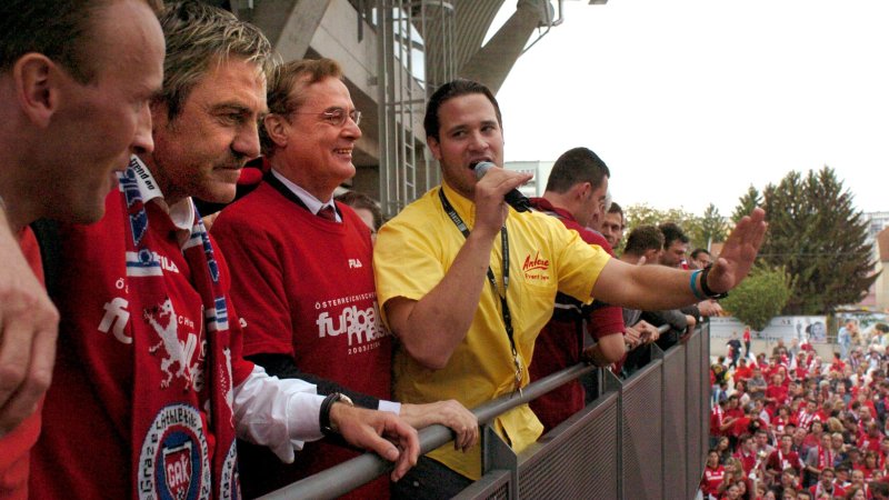 Vor 20 Jahren: Die besten Bilder der GAK-Meisterparty 2004