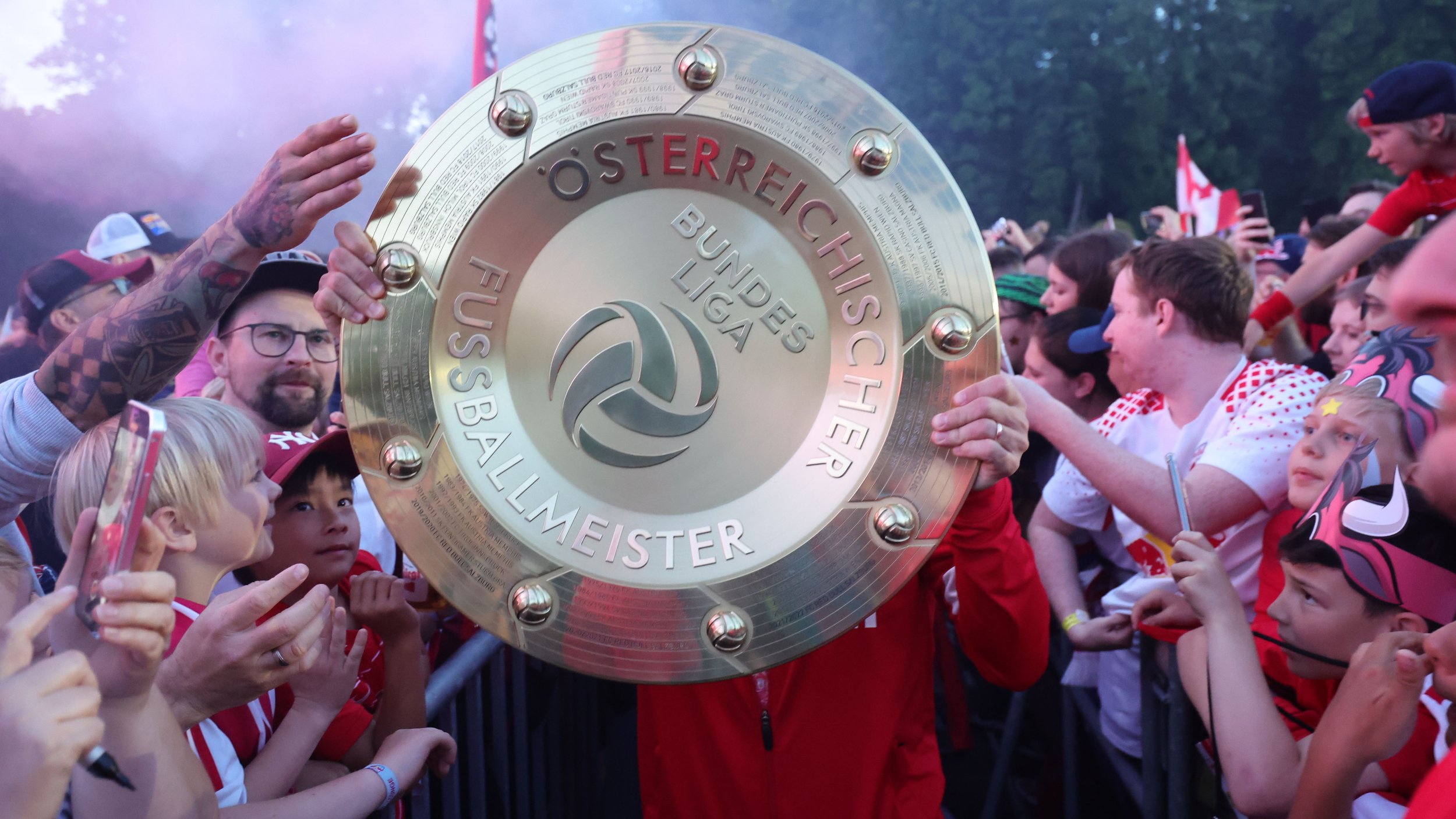 "Originale" Meisterteller stehen in Salzburg und Graz