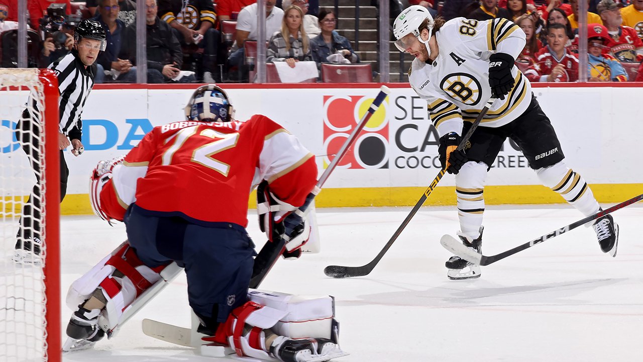 Bruins bleiben gegen die Panthers am Leben