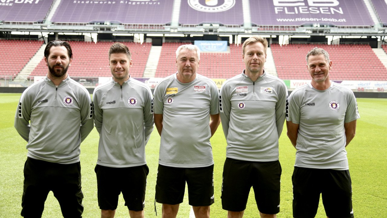 Klagenfurt hält an Trainerteam um Peter Pacult fest