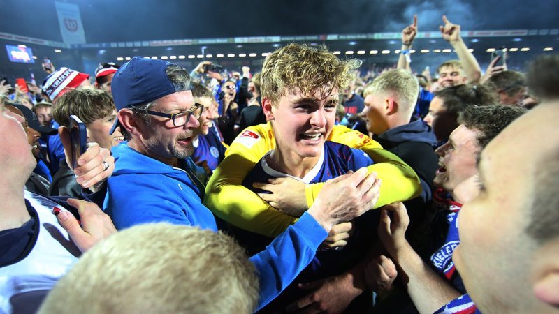 Bilder! So ließ es Holstein Kiel nach dem Aufstieg krachen