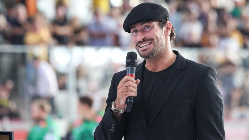 <a href='/de/daten/news/eishockey/eishockey/' class='tag'>Eishockey</a>-Legende muss Karriere beenden und wird Trainer