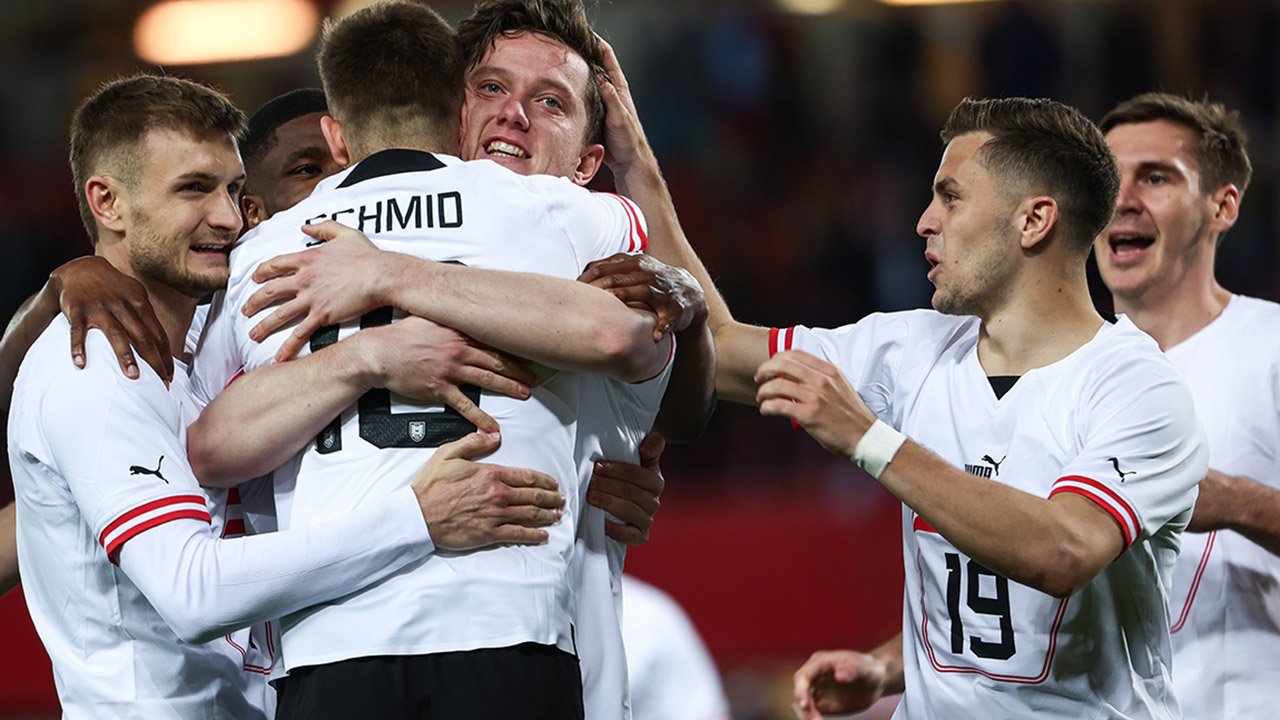 Baumgartner bejubelt "extrem energetische Leistung von uns"