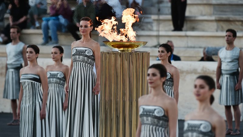 Rot-weiß-rote Beteiligung beim Olympischen Fackellauf 2024