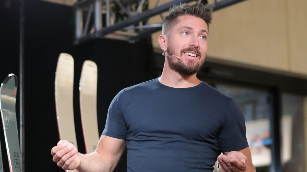 <a href='/de/daten/news/marcel-hirscher/' class='tag'>Marcel Hirscher</a> plant neue Skifabrik in seiner Heimat