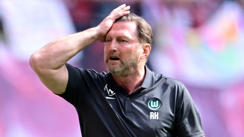 Hasenhüttl kritisiert eigene Fans: "Komplett Friedhof!"
