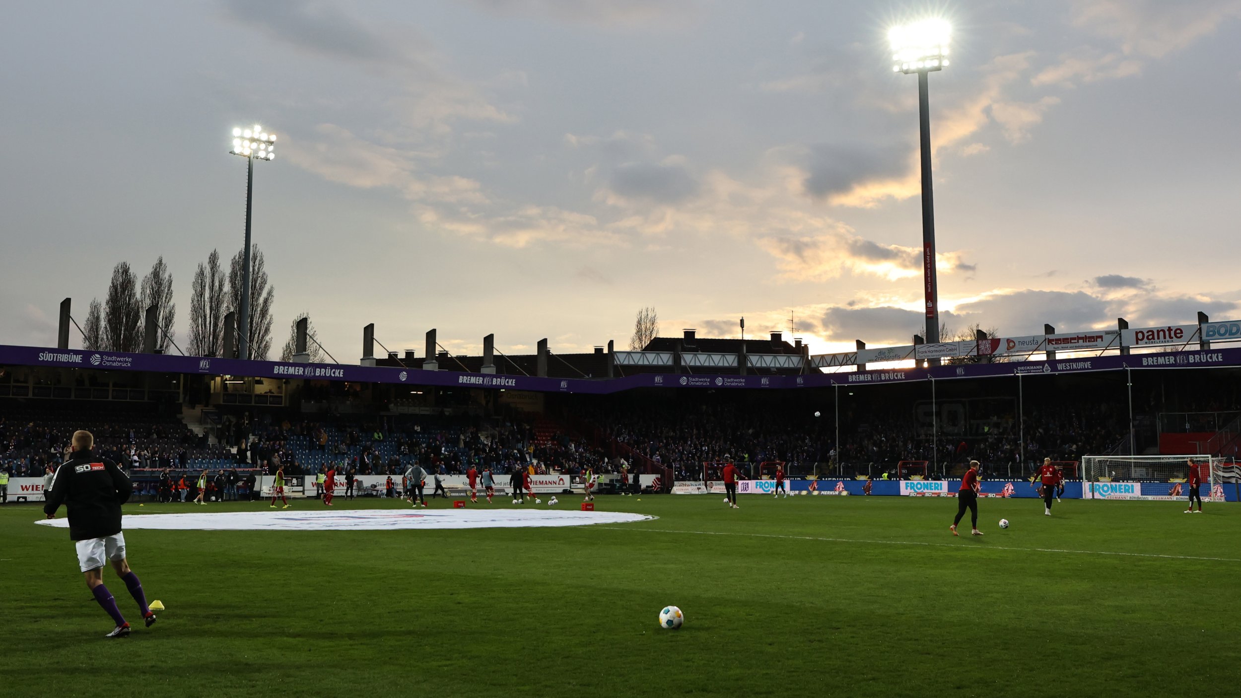 Stadt Osnabrück sperrt Stadion - Schalke-Partie droht Absage