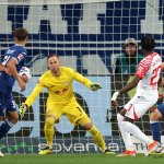 Das Knie! Schlager bei Leipzig-Remis verletzt ausgewechselt