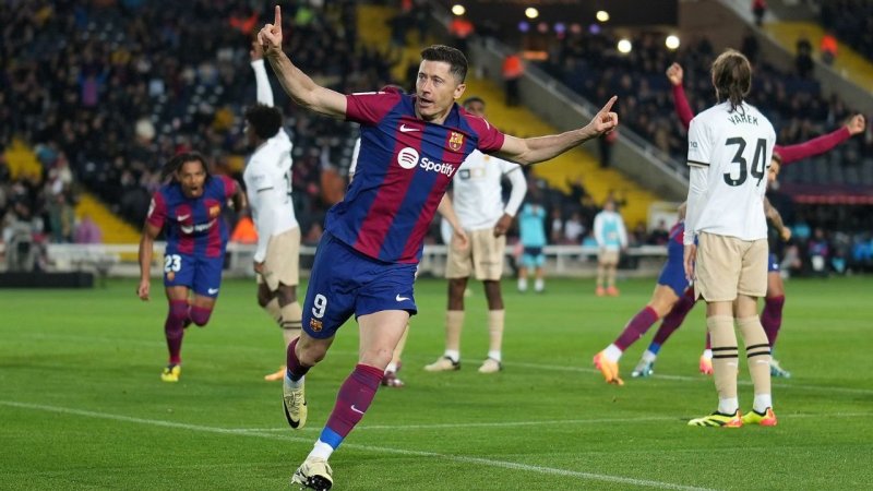 Lewandowski-Hattrick sorgt für Barcelona-Sieg über Valencia