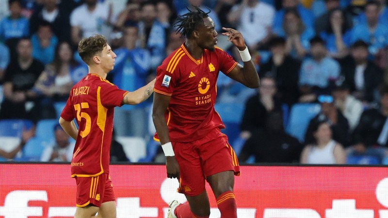 Abraham rettet Roma Punkt bei Napoli