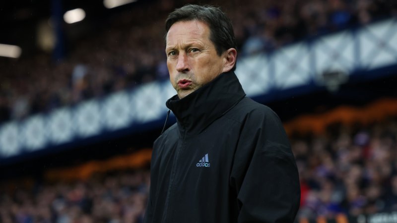 Mit Wasserflasche beworfen? Schmidt: "Das sind keine Fans"