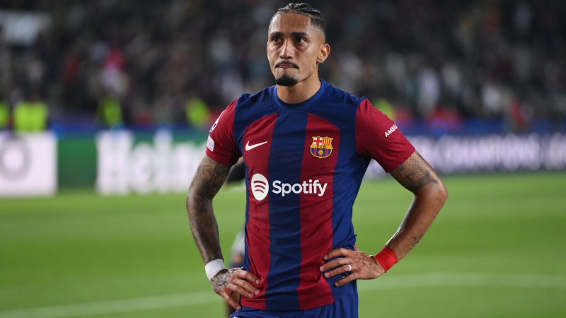 Kurios! Barca-Fans bewerfen eigenen Teambus mit Pyro