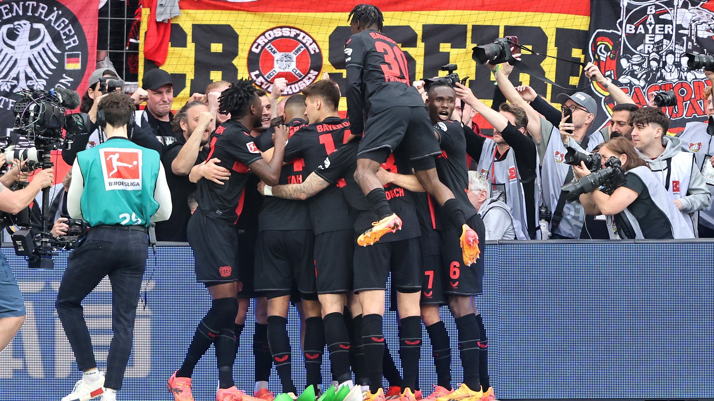 Bayer Leverkusen ist Deutscher <a href='/de/daten/news/fussball/fussball/' class='tag'>Fußball</a>-Meister!