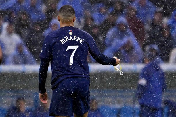 Versteckte Botschaft? Mbappe-Frust nach Auswechslung