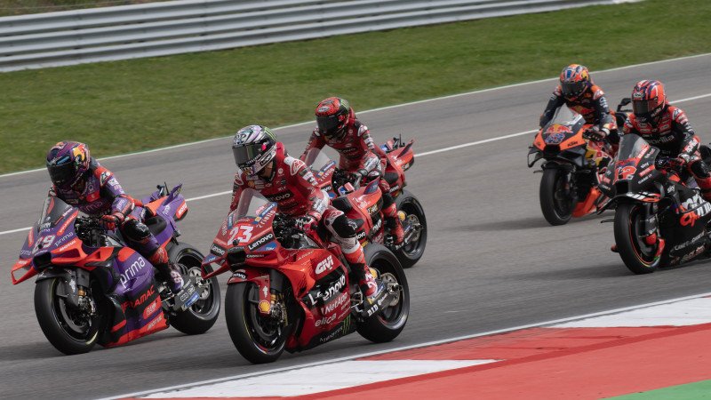 Steigt F1-Rechteinhaber in <a href='/de/daten/news/motorsport/motogp/' class='tag'>MotoGP</a> ein?