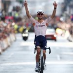 Weltmeister Van der Poel feiert dritten Flandern-Sieg