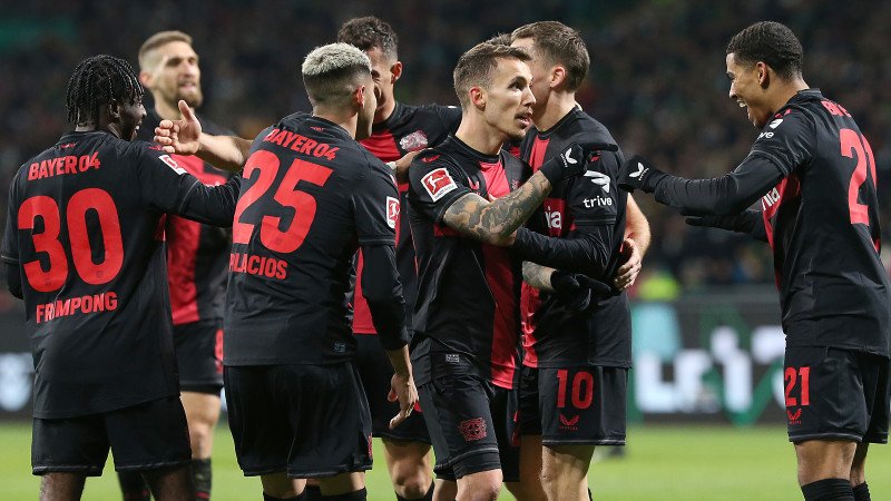 Leverkusen-Shootingstar lässt Zukunftsfrage offen