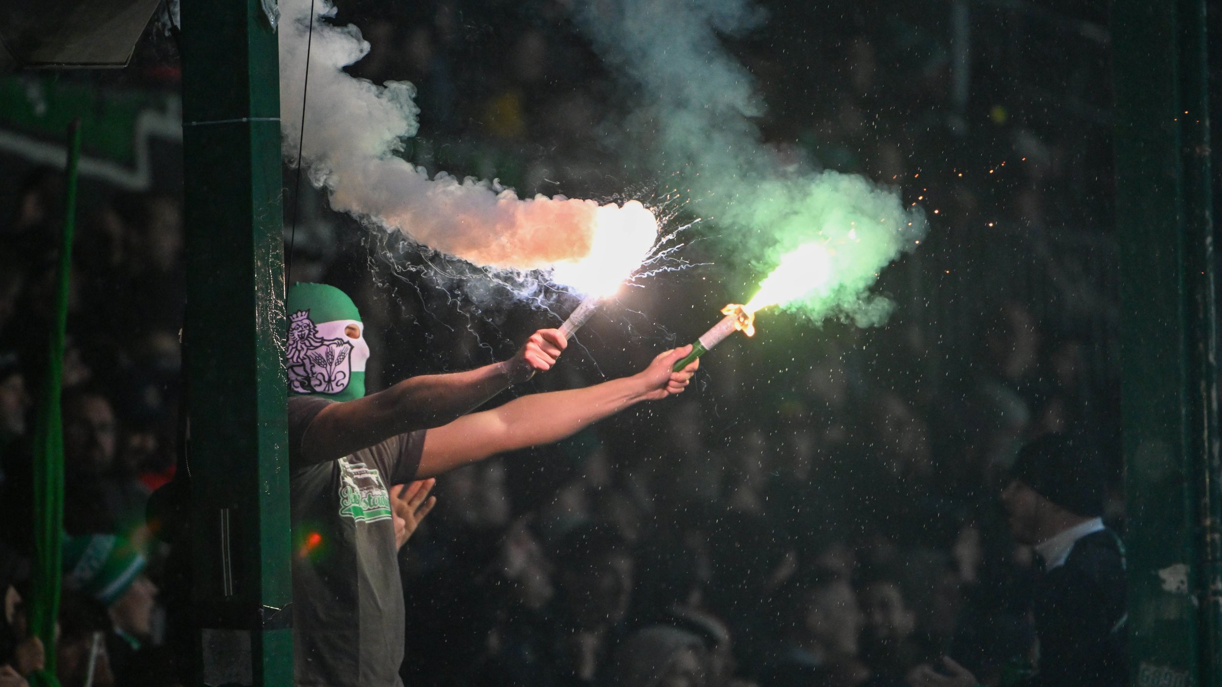 Handys statt Pyrotechnik? "Sky"-Experte schlägt Kurioses vor