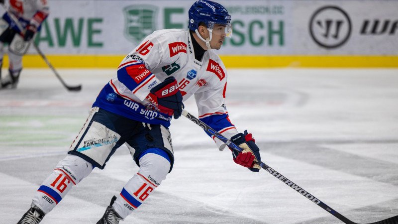 Innsbrucker "Haie" verlängern mit Defender