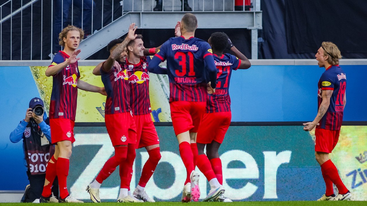 Sieg über <a href='/de/daten/news/fussball/lask/' class='tag'>LASK</a>! Salzburg kürt sich zum Grunddurchgangssieger