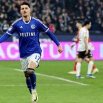 Schalke stellt Tabellenführer St. Pauli ein Bein