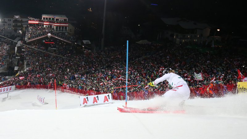 Kampf um Slalomkugel: Keiner carvt schneller als Manu Feller
