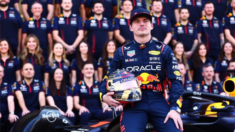 RED BULL RACING - MAX VERSTAPPEN