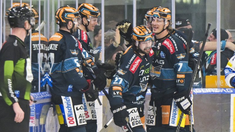 <a href='/de/daten/news/eishockey/black-wings-linz/' class='tag'>Black Wings Linz</a> führen Gegner mit sechs Toren vor