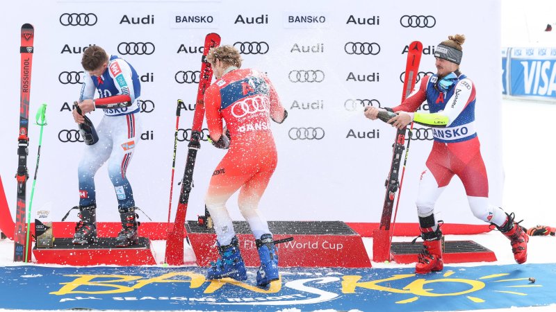 Kampf um Slalomkugel: Keiner carvt schneller als Manu Feller