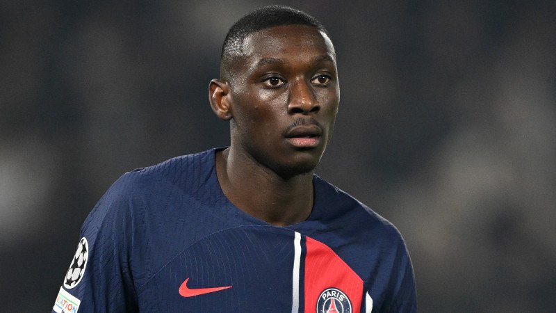 Kolo Muani: "Habe den Vertrag nicht einmal gelesen"