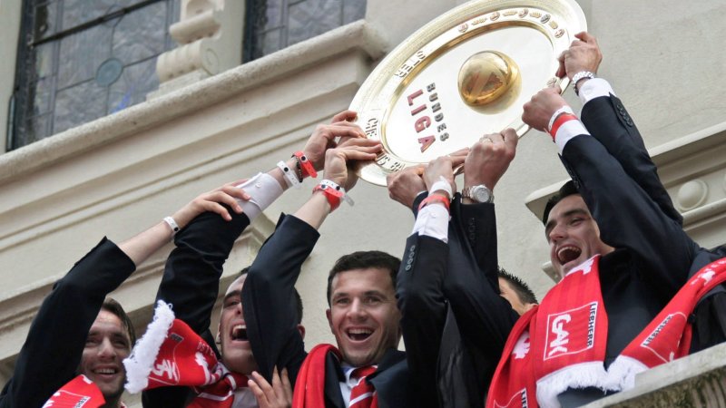 Vor 20 Jahren: Die besten Bilder der GAK-Meisterparty 2004