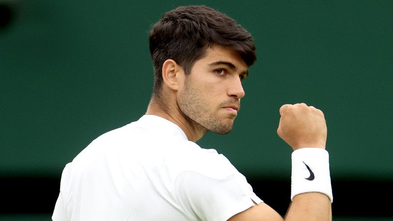 Spiel gedreht! Alcaraz steht im Halbfinale von <a href='/de/daten/news/tennis/wimbledon/' class='tag'>Wimbledon</a>