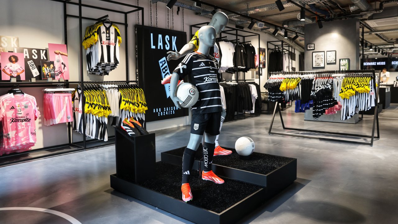 "Schwarz-Weiße Fanwelt" - <a href='/de/daten/news/fussball/lask/' class='tag'>LASK</a> eröffnet neuen Fanshop